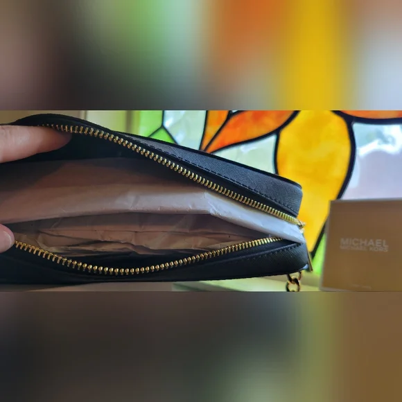 Michael Kors Black Shoulder Bag - Picture 5 of 6